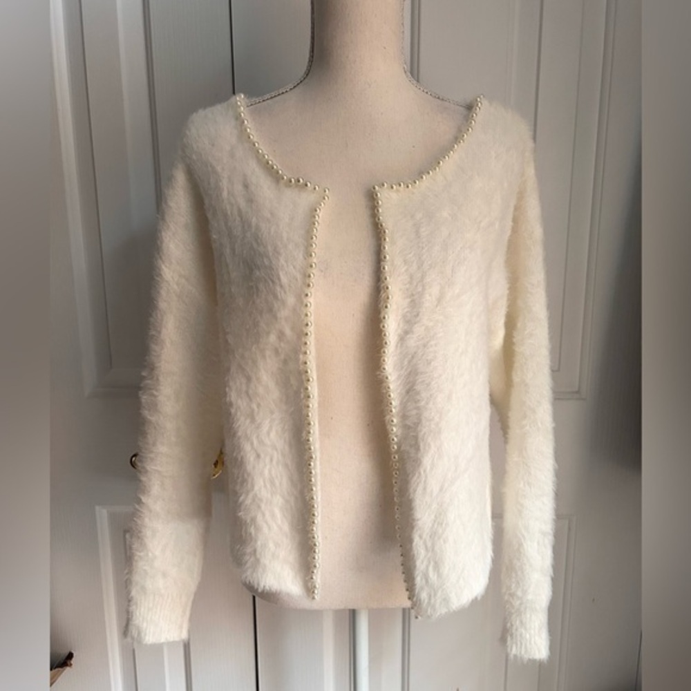 NWOT SHEIN Women Faux Fur, White Beads, Cardigan, Size Large